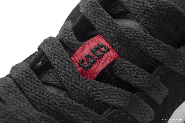 Low 553558-116 Black Toe Jordan  1 0201